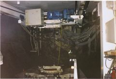 Traverser that positions lining elements